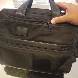 Top brief Tumi Bag